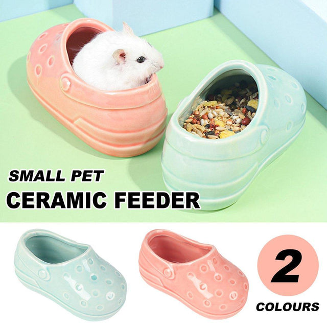 Small pet bowls in ceramic, available in pink and blue, featuring a shoe-shaped design perfect for hamsters, gerbils, and mice.